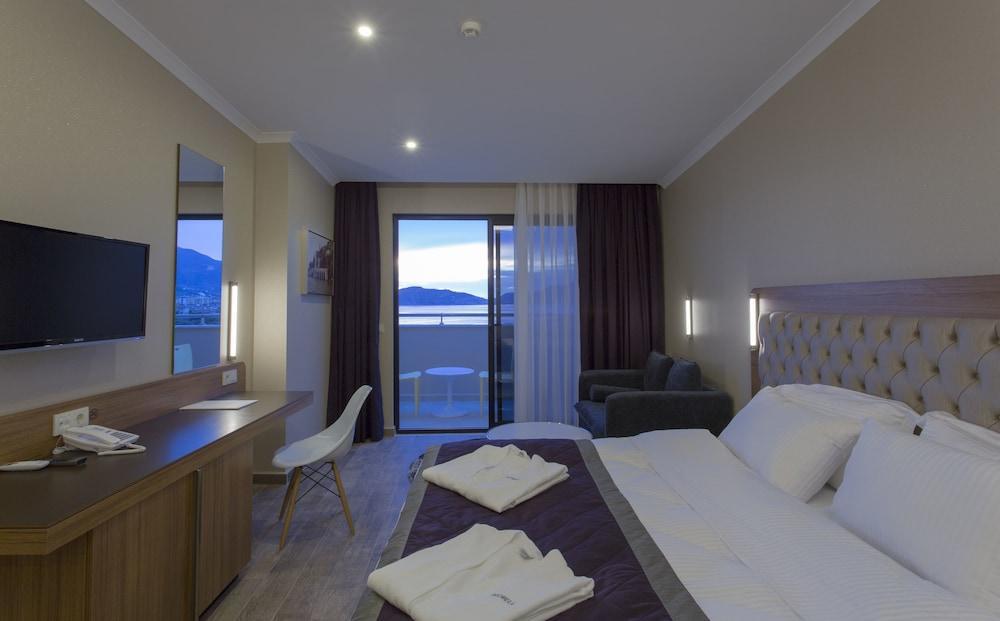 Michell Hotel (Adults Only) 阿拉尼亚 外观 照片